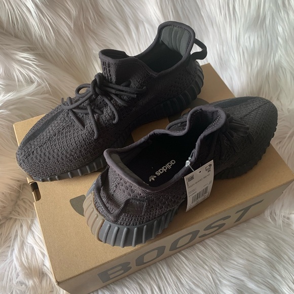 fausse yeezy boost 350 v2 cinder fausse yeezy boost 350 v2 cinder